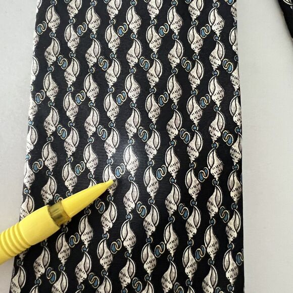 Brooks Brothers Men's Black Silk Neck Tie White Shells Made in U.S.A 58" x 3.5" - Picture 4 of 4